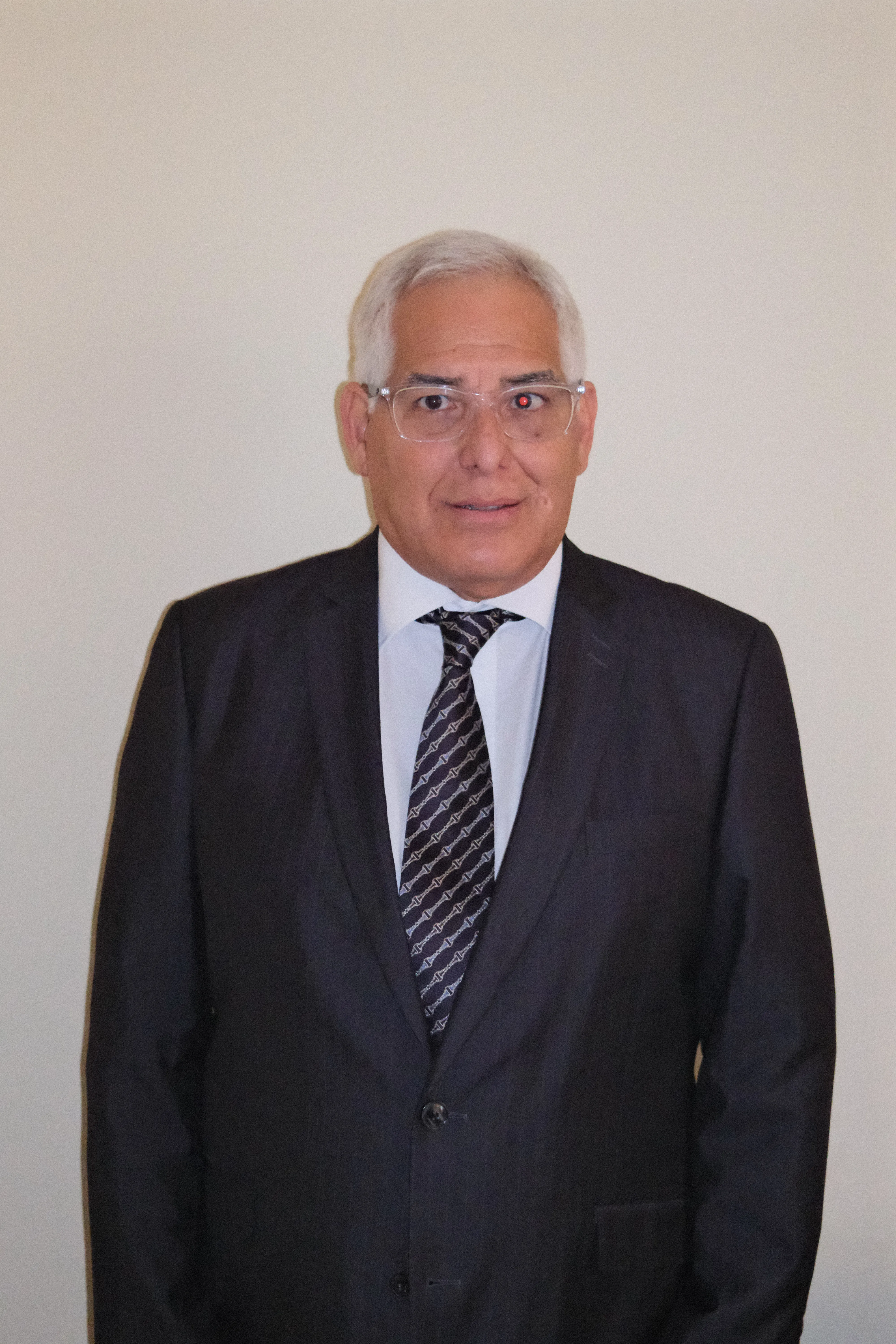 Dr. Mario Hernández Villalobos